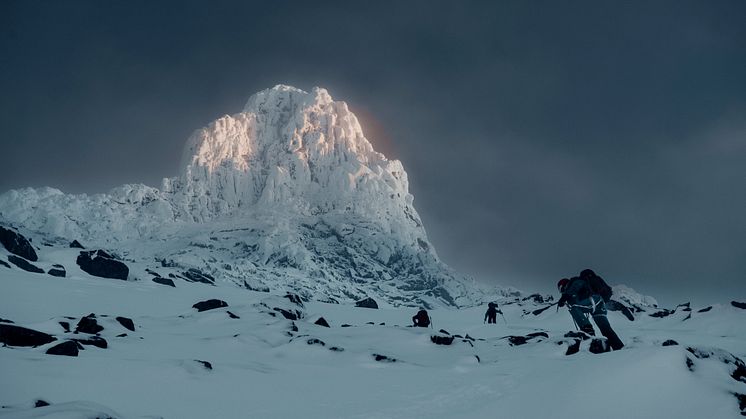 Storen er ikke som andre fjell. Mange har vært på toppen på sommeren, få prøver seg på vinterstid. Denne gjengen gjorde det. Foto: Hans Kristian Krogh-Hanssen