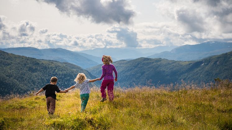 I Myrkdalen og Flåm har barna plass til å utforske omgivelsene