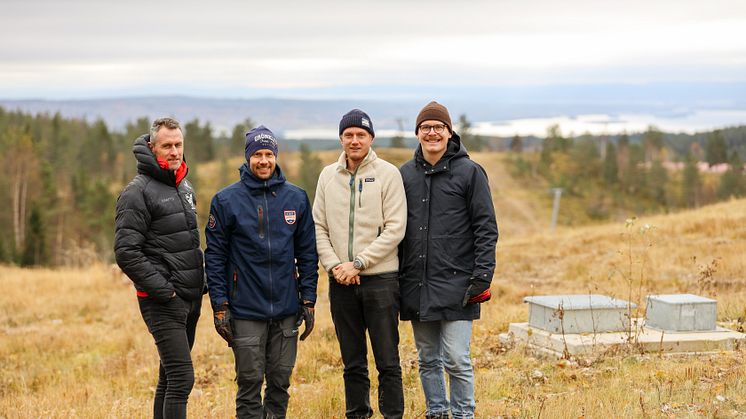 Förväntansfulla grabbar planerar inför det efterlängtade Ski Classic-evenemanget. 