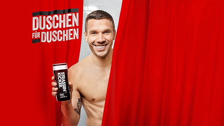 Mit dem Kauf jedes einzelnen Dusch- oder Deo-Produkts von STRASSENKICKER geht ein Teilbetrag an die Lukas Podolski Stiftung für Sport und Bildung