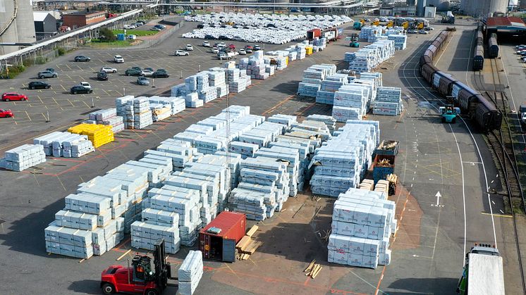  Gothenburg Wood Terminal has an area of 15,000 square meters and 240 meters of railway track into the terminal. Image: Gothenburg Port Authority.