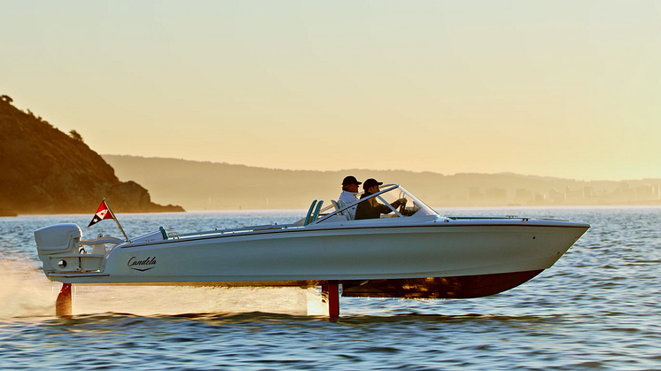 The Candela Seven uses 80% less energy than conventional boats, which translates into long all-electric range and high speed.