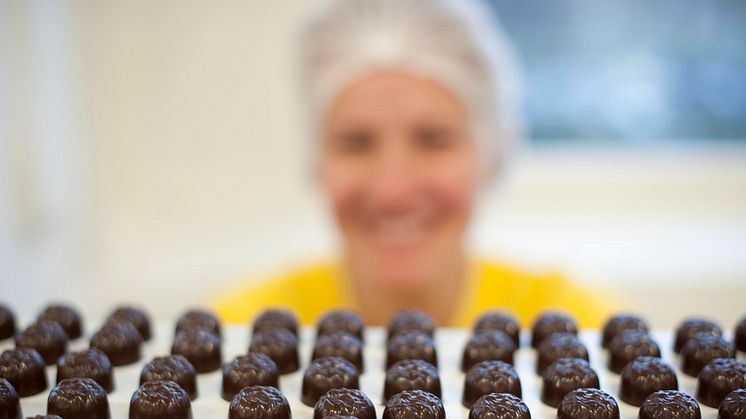 production line pralines