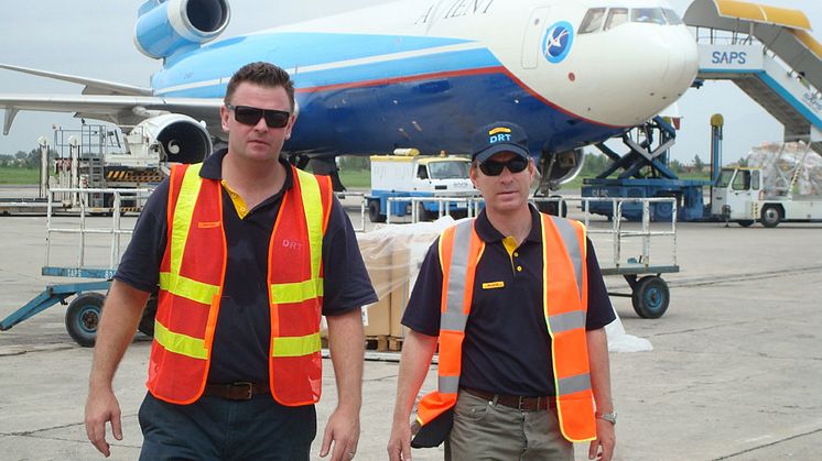 DHL:s kristeam bygger upp tillfällig lageranläggning i Pakistan - frivilliga medarbetare i Disaster Response Team stöttar biståndsinsats