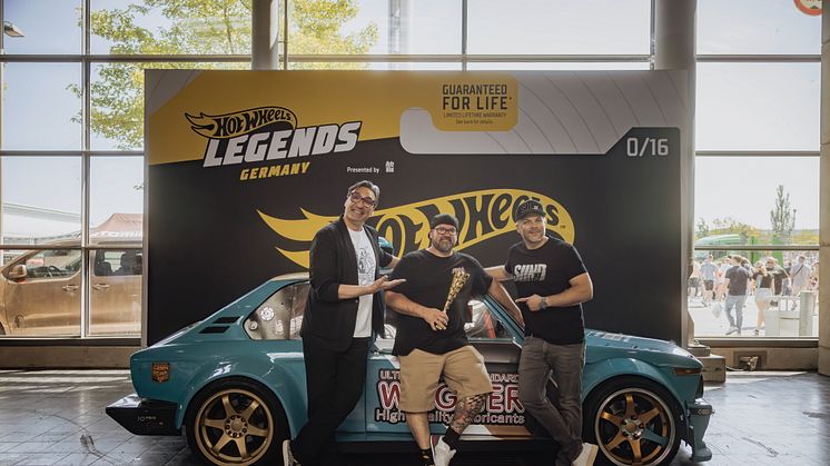 Der stolze und glückliche Gewinner der Hot Wheels Legends Tour Germany 2023 ist Philip Jäger, 42 Jahre, aus Pliezhausen mit seinem BMW 2002 Tii Touring von 1974.