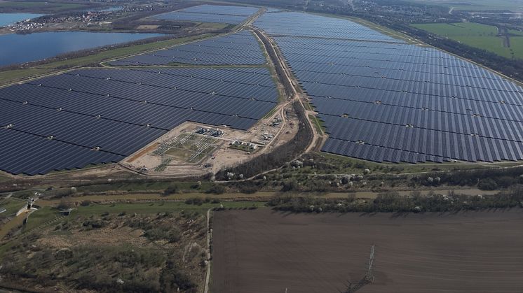 Europas größter zusammenhängender Solarpark in Witznitz ist seit Ende März 2024 in Betrieb.