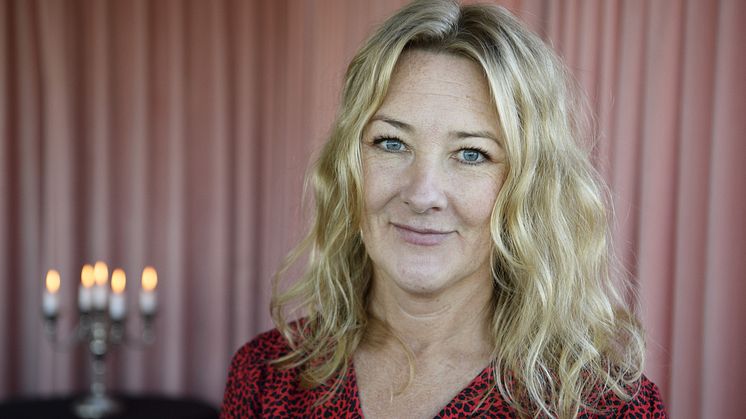 Johanna Bäckström Lerneby romandebuterar