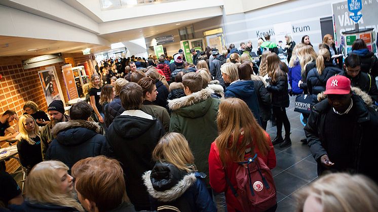 Många valmöjligheter för gymnasieelever på utbildningsmässa