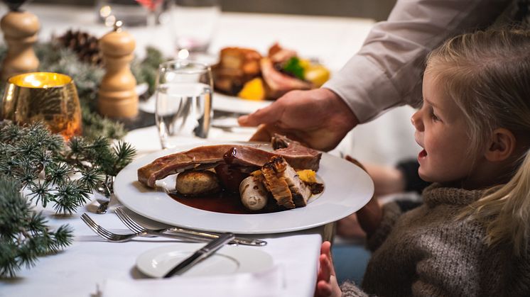 The joy of Christmas dinner. Photo: Jon Hunnaltvatn Tøn