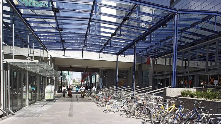 Sello Shoppingcenter skyddar besökarna från het shopping