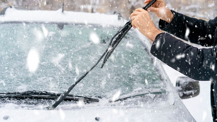 Fire oversete vinter-vaner der slider ekstra på bilen