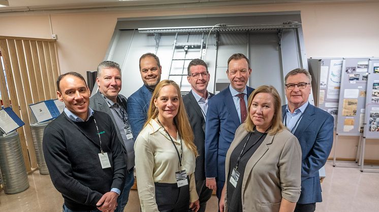 Representanter från företagen bakom den första Skandinaviska leveransen av plåttak i fossilfritt stål till bostäder_2