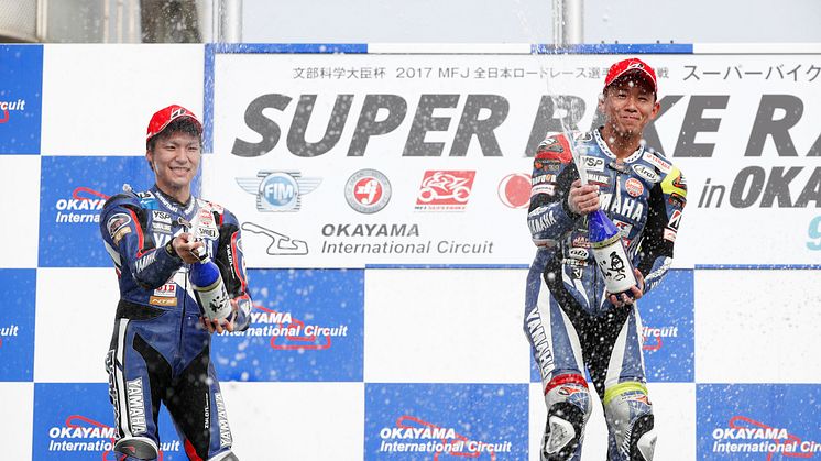 1-2フィニッシュを遂げたYAMAHA FACTORY RACING TEAMの#1 中須賀克行 & #5 野左根航汰