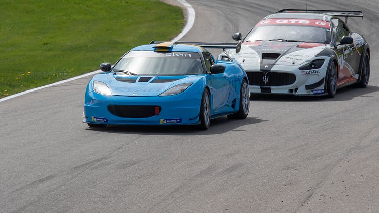 Prins Carl-Philip och Richard Göransson tävlade i en Lotus Evora.