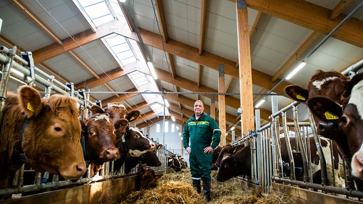 Bonden Jon Ansten Johansen er klar til å ta i bruk klimakalkulatoren og ta grep på egen gård. Du kan møte han i frokostmøtet torsdag morgen. 