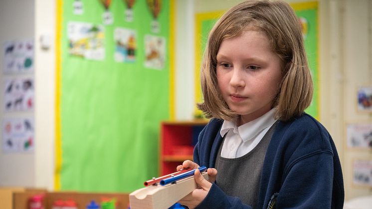 Battle Hill Primary School pupil Caitlyn Bestford taking part in one of NUSTEM's workshops