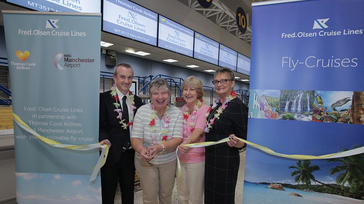 Gavin Brewer of Thomas Cook Airlines with guests Pauline Sherwood and Lindsay Sheriff, together with Colleen Crisp of Fred. Olsen Cruise Lines