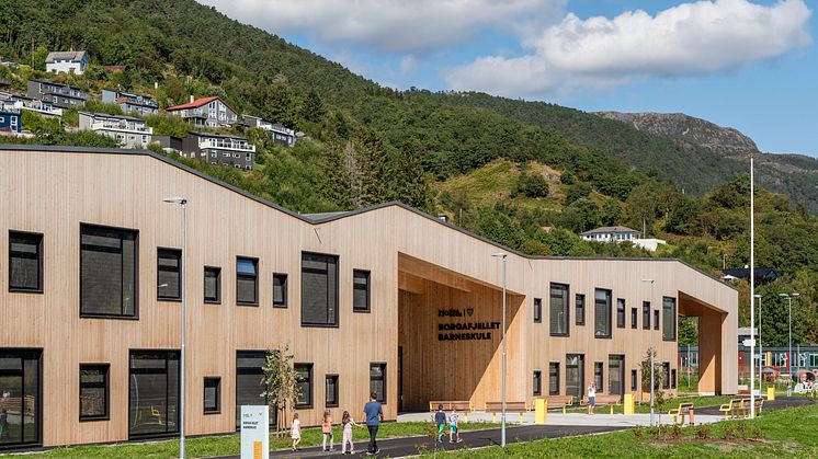 Borgafjellet barneskule på Os utenfor Bergen. Foto: Hundven Clements Photography 