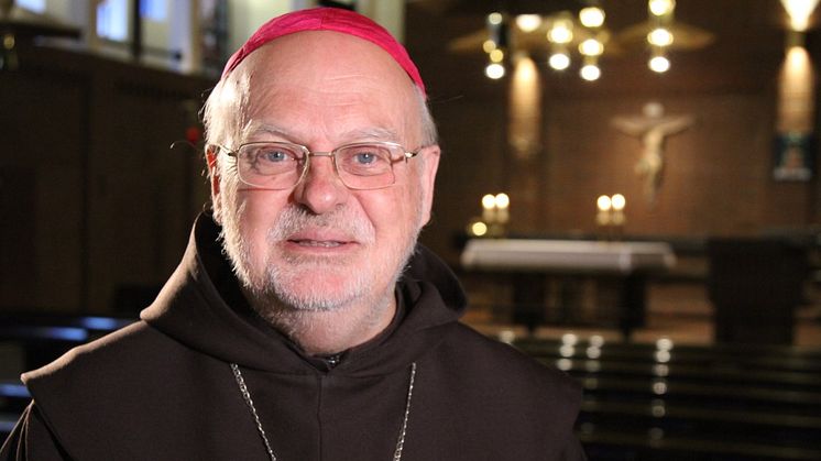 Biskop Anders Arborelius i katolska Domkyrkan i Stockholm