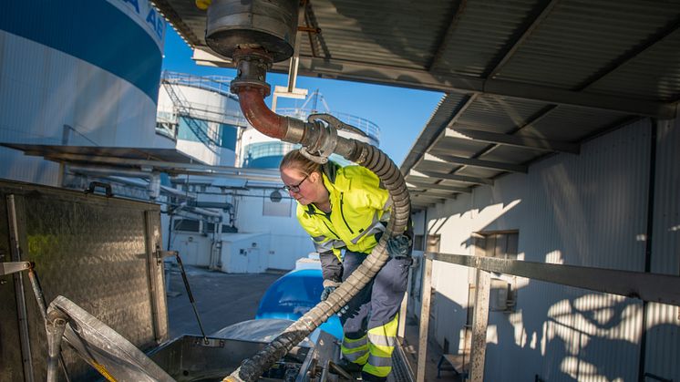 På bilden: Sofie Persson, lastbilsförare, Forslunds Bulktransport AB i Gävle. Foto: Alfred Runow