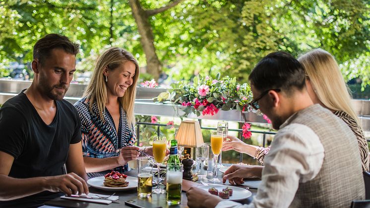 Brunch balcony b.jpg