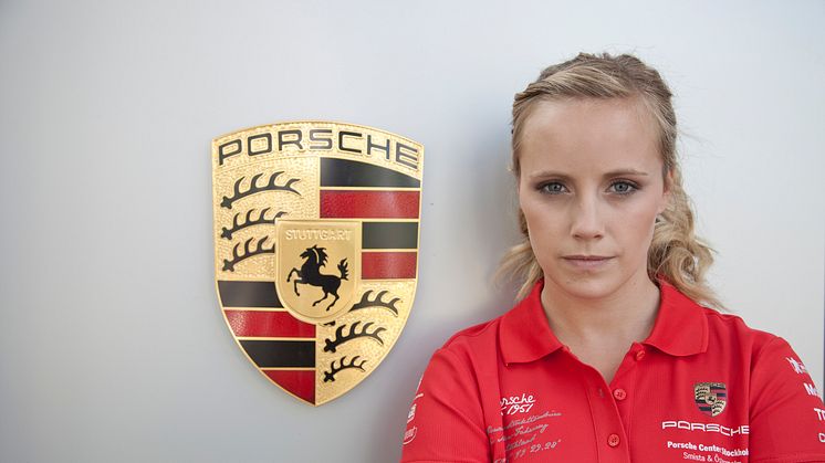 Stor tjejsatsning på motorsport – Tina Thörner coachar Mikaela Åhlin Kottulinsky i Carrera Cup!