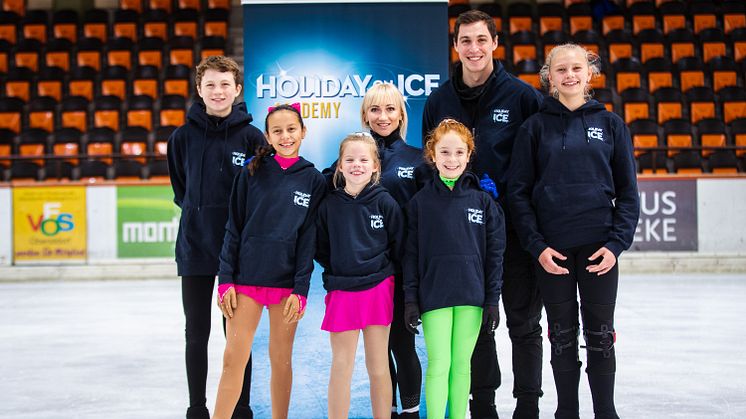 HOLIDAY ON ICE ACADEMY: Nachwuchstalente trainieren mit den Idolen Aljona Savchenko und Bruno Massot  