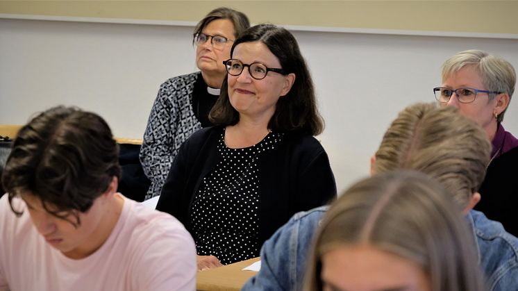 Utbildningsministern deltog på en lektion i religion på LM Engströms gymnasium i Göteborg. Foto: Mikael Stjernberg.