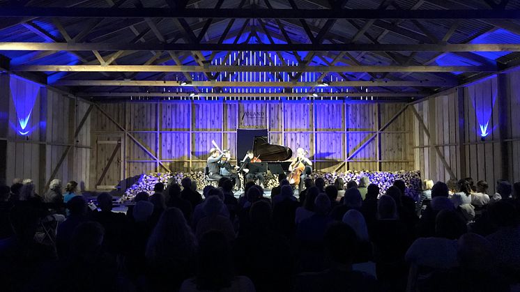 Öland Chamber Players startar konsertsäsongen under påsk. Här en bild från Annas Farm förra året.