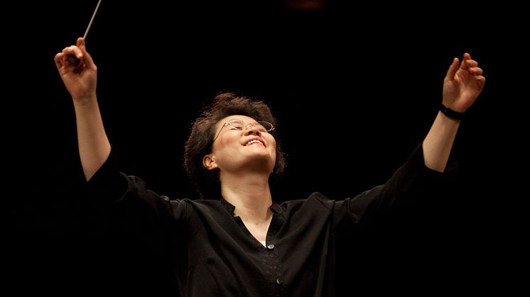 Mei-Ann Chen, dirigent för konserten Bernstein 100 år.