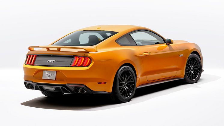 New-Ford-Mustang-V8-GT-with-Performace-Pack-in-Orange-Fury-7