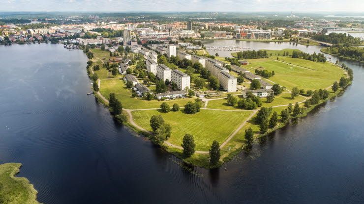 Stadsbyggnadsnämnden förbjuder användning av glaspartier på flerbostadshuset på Orrholmen