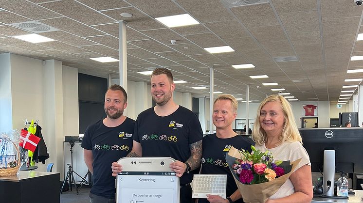 Det var en stolt Frederik Riise Pedersen, der efter kåringen til ’årets bedste handelselev’ lod sig fotografere sammen med (fv) sin nærmeste chef Martin Bødker Nielsen, direktør for Bygma Aalborg C Ole Østergaard, og Bygmas HR-direktør Anette Sondrup