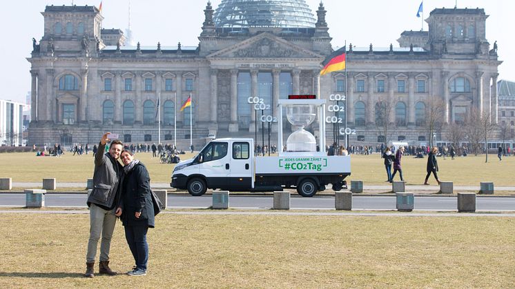 CO2-Tag 2018: Fahrzeug vor Reichstag