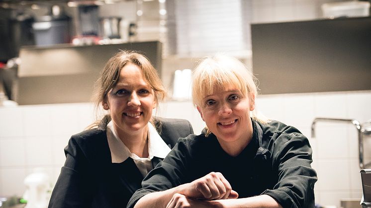 Ulrika och Carina Brydling driver restaurangen på Bro Park