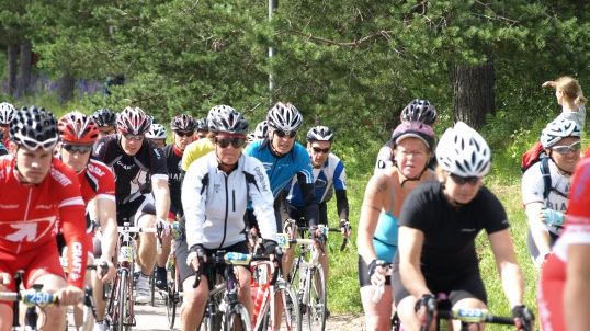 Första cyklisterna i mål i premiären av Vansbro Bianchi 120