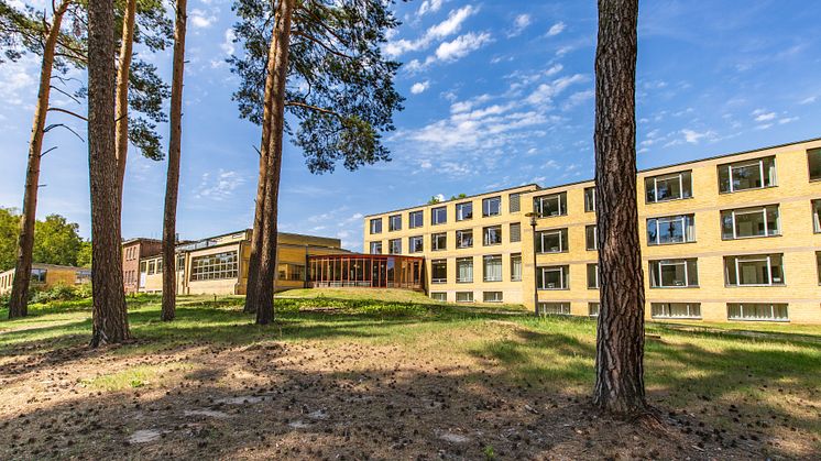 Die ehemalige Bundesschule des Allgemeinen Deutschen Gewerkschaftsbundes in Bernau (TMB-Fotoarchiv/Steffen Lehmann)