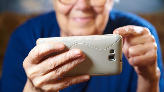 Sociala aktiviteter på nätet viktigt för hälsosamt åldrande