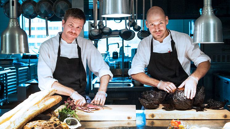 Henrik Forsbrant och Patrik Persson brillierar i köket på Park Inn i Lund