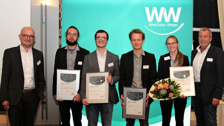 Stolz und Freude (v. l.): Andreas Speith, Geschäftsführer bei WW, Jan Kolja Wagner, Nikals Kracht, Lennart Thiemann, Karina Albrecht und Ulrich Meyer, Jurysprecher.