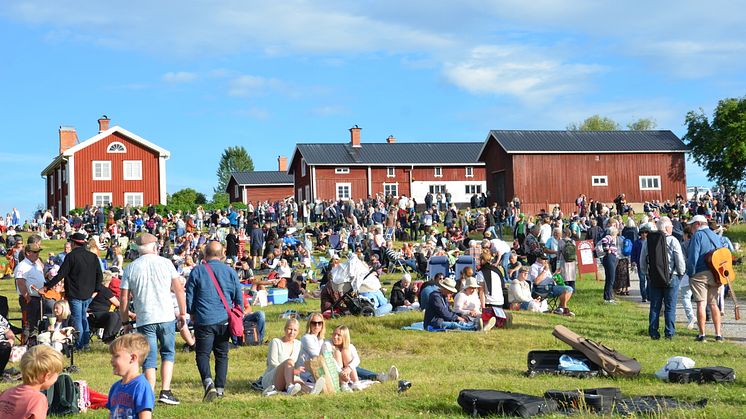 Päkkos Gustaf stipendiet och utmärkelsen Påhl Olles fiol går till Tommy Lundgren och Tilde Edlund