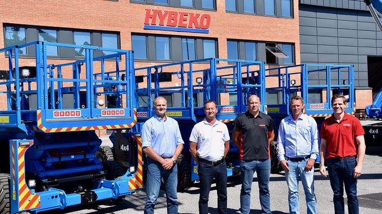 Både Cramo og Hybeko er fornøyde med samarbeidet seg imellom. Fra venstre: Espen Johannessen (Hybeko), Roy Lund (Cramo), Stian Flogstad (Cramo), Pål Tveitan (Hybeko) og Thomas Astrup (Cramo).