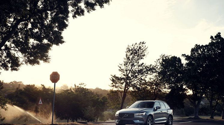 Volvo XC60 T8 AWD i Osmium Grey metallic