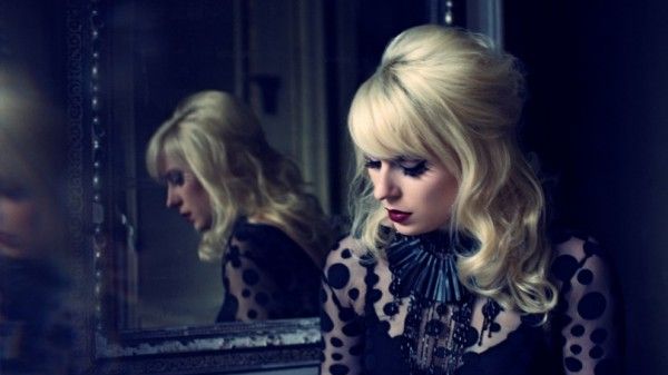 Amanda Jenssen uppträder på Stockholm Pride