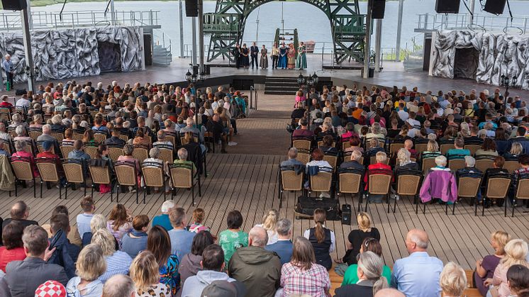 Die neue Veranstaltungsstätte wurde am 5. August 2023 am Biedermeierstrand eingeweiht - Foto: Maximilian Zwiener