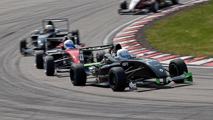 Svenskar kör Formel Renault 1,6 i Holland
