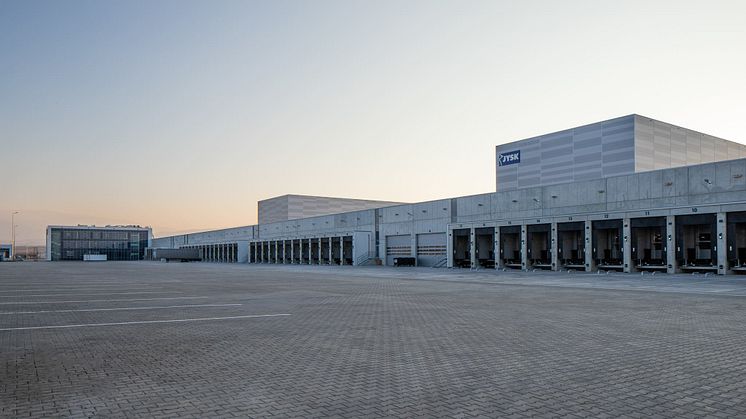JYSK’s brand new distribution center in Bozhuristhe, Bulgaria, has come a long way towards completion.