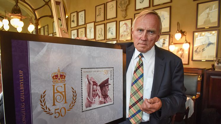 Markerer kongeparets gullbryllup med eminent frimerkekunst