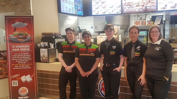 Wenche Antonsen i Bodø satser på ungdom og hele mennesket i rekrutteringen av folk. Medarbeidere som får tillit yter god service, sier hun. Foto: Burger King