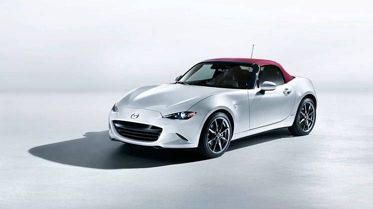 Mazda MX-5 er verdens mest solgte topersoner åbne sportsvogn nogensinde. Den er solgt i mere end 1 million eksemplarer. Nu introduceres et nyt modelprogram med priser fra 280.000 kr.